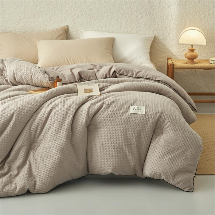 91家纺网 家纺一手货源 找家纺 2024新款b类纯棉华夫格提花100%新疆棉花冬被 风格二 华夫格棉花被-浅灰