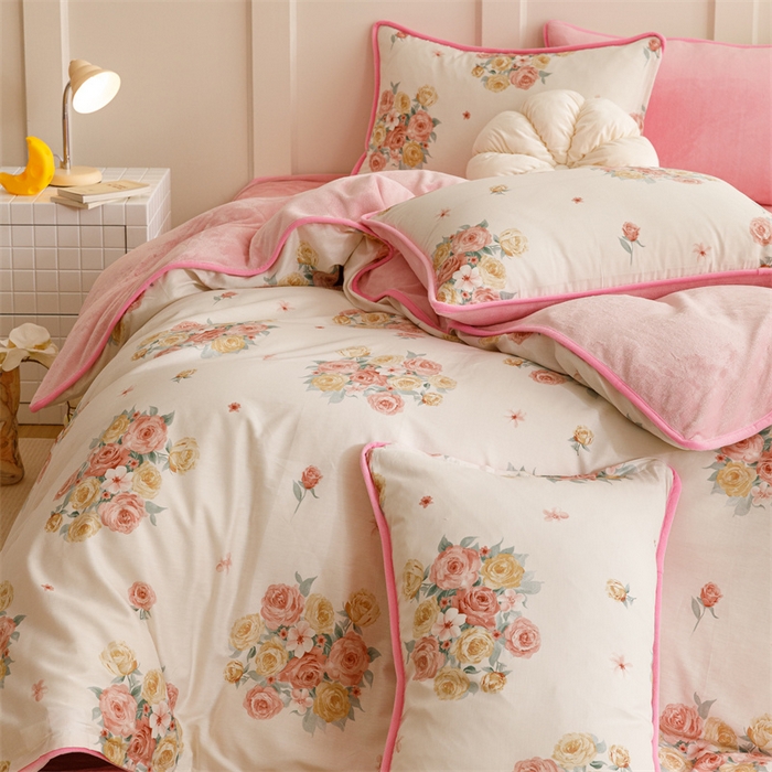 91家纺网 家纺一手货源 找家纺 红粉佳人 2025新款棉加绒印花四件套 花期而遇