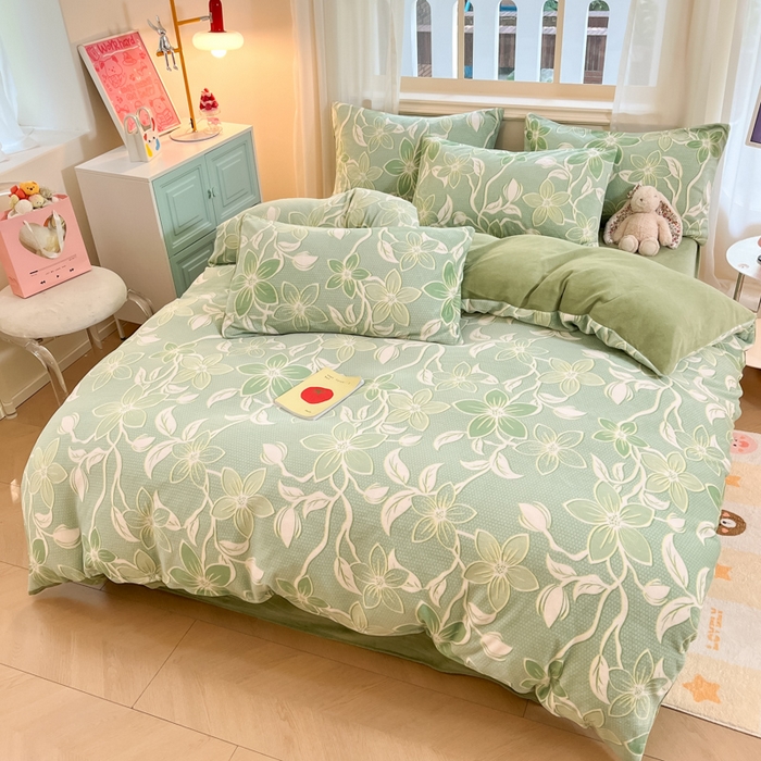 91家纺网 家纺一手货源 找家纺 卡派 2024新款冬季亲肤透气牛奶绒印花四件套 花姿-绿