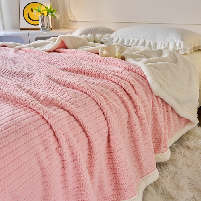 91家纺网 家纺一手货源 找家纺 畅畅家纺 2024新款A面编织绒B面兔毛绒纯色毛毯 豆沙粉