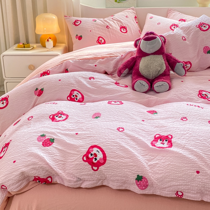 91家纺网 家纺一手货源 找家纺 悦织湾家纺 2025新款轻奢北欧风小清新印花水洗棉四件套 粉粉熊