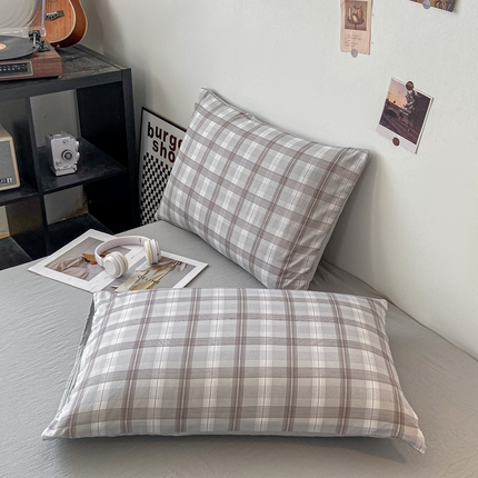 91家纺网 家纺一手货源 找家纺 （总）悦织湾家纺 2025新款日式简约格子水洗棉单品枕套系列