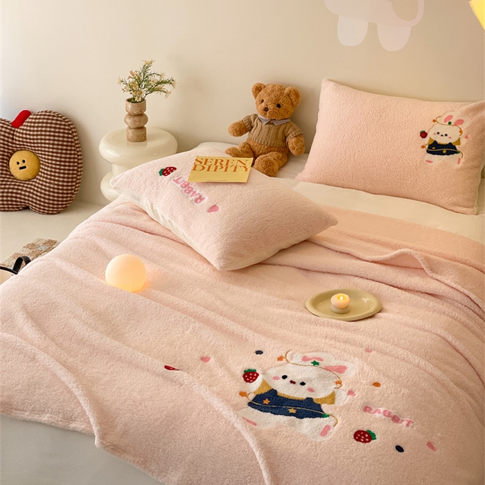 91家纺网 家纺一手货源 找家纺 川悦生活 2024新款双面高克重雪花绒卡通羊羔绒泰迪绒毯子毛毯 毛毯甜蜜兔妮