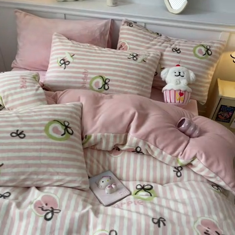 91家纺网 家纺一手货源 找家纺 2024新款200g加厚防静电牛奶绒小清新四件套 绒-粉粉青苹果