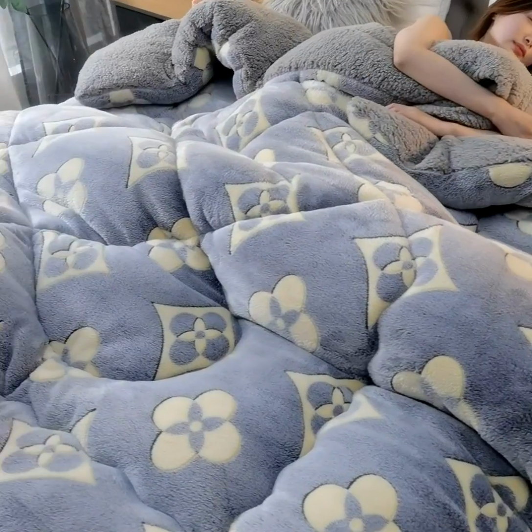 91家纺网 家纺一手货源 找家纺 南北家居 2024新款AB版雪花绒羊羔绒冬被被子被芯 时尚格调