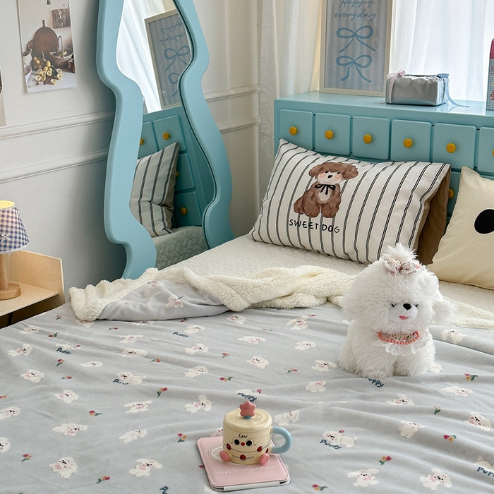 91家纺网 家纺一手货源 找家纺 昔可家纺 2024新款羊羔绒牛奶绒毛毯系列（三）-卡通系列 蓝底小奶狗