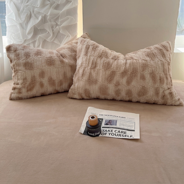 91家纺网 家纺一手货源 找家纺 2024新款全消光兔毛320克牛奶绒A类纯色立体四件套 晕染咖