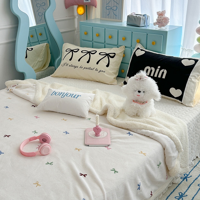 91家纺网 家纺一手货源 找家纺 昔可家纺 2024新款羊羔绒牛奶绒毛毯系列（三）-ins小清新系列 多巴胺蝴蝶结