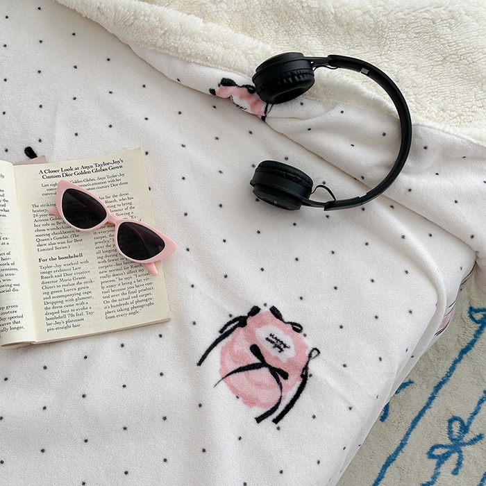 91家纺网 家纺一手货源 找家纺 昔可家纺 2024新款羊羔绒牛奶绒毛毯系列（三）-ins小清新系列 芭蕾蛋糕