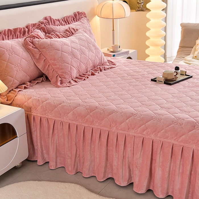 91家纺网 家纺一手货源 找家纺 馨梦缘 2025新款亲肤舒适纯色高克重牛奶绒单床盖 单床盖-粉