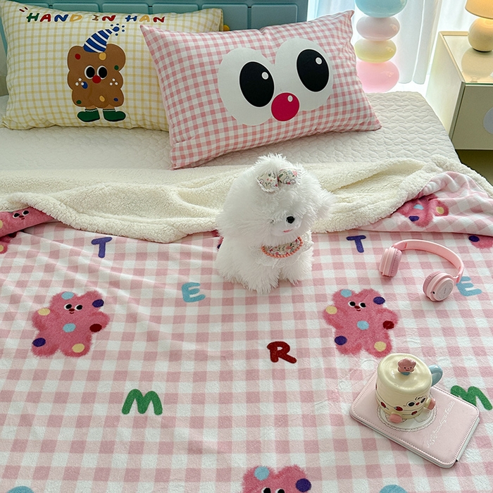 91家纺网 家纺一手货源 找家纺 昔可家纺 2024新款羊羔绒牛奶绒毛毯系列（三）-卡通系列 点点粉格猫