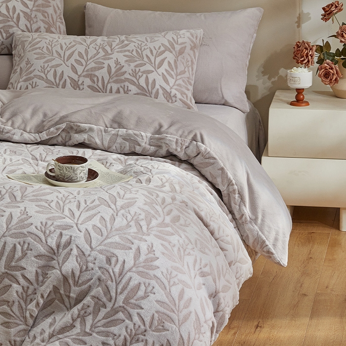 91家纺网 家纺一手货源 找家纺 三朵家纺 2024新款立体浮雕保暖加厚四件套 秋思-卡其