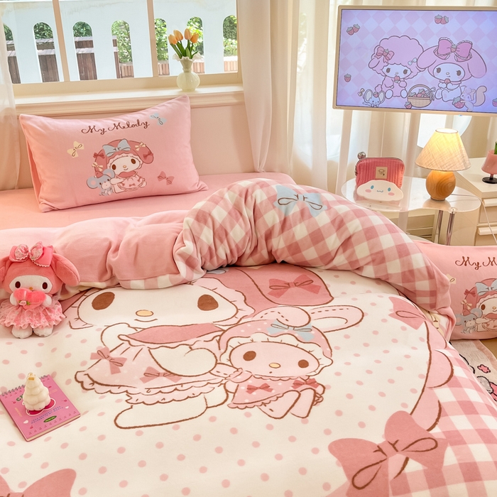 91家纺网 家纺一手货源 找家纺 2024新品正版三丽鸥授权大版卡通平网数码印花加厚高克重牛奶绒系列四件套 绒大版-R美好美乐蒂