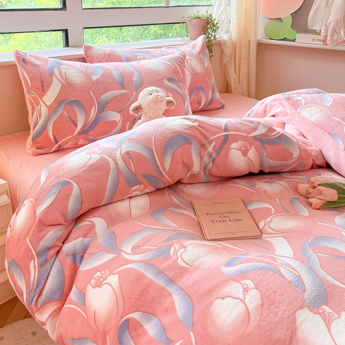 91家纺网 家纺一手货源 找家纺 卡派 2024新款冬季亲肤透气牛奶绒印花四件套 伊莲娜