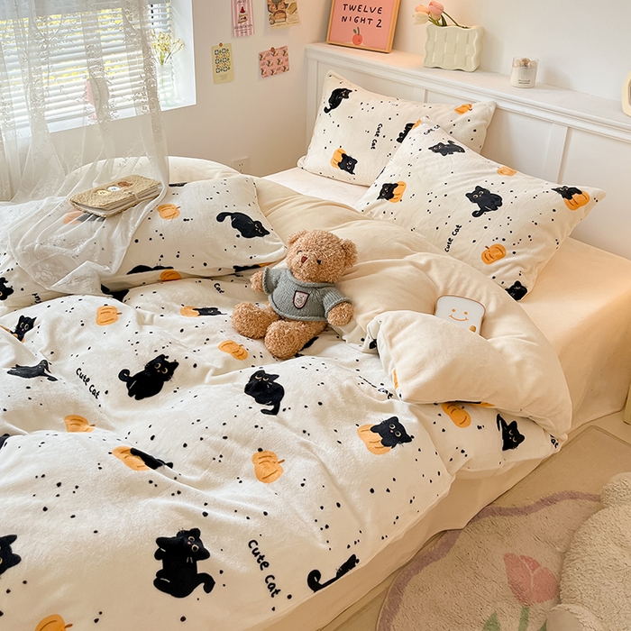 91家纺网 家纺一手货源 找家纺 2024新款200g加厚防静电牛奶绒小清新四件套 绒-奶咖南瓜猫