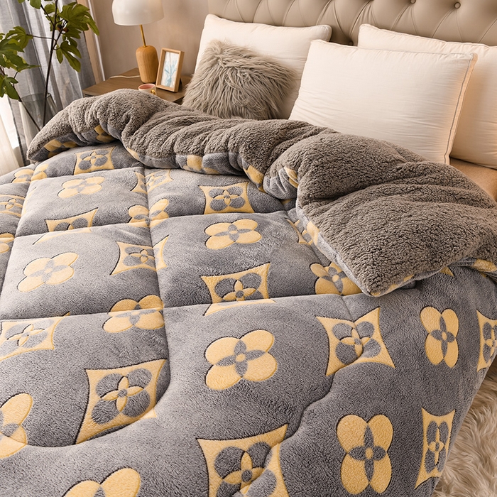 91家纺网 家纺一手货源 找家纺 南北家居 2024新款AB版雪花绒羊羔绒冬被被子被芯 时尚格调