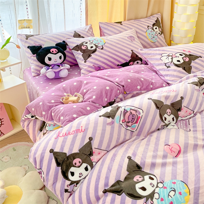 91家纺网 家纺一手货源 找家纺 2024新款三丽鸥牛奶绒小版四件套 条纹库洛米