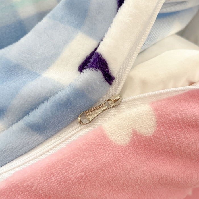 91家纺网 家纺一手货源 找家纺 2024新款三丽鸥牛奶绒小版四件套 牛奶绒小版-幸运星KT猫