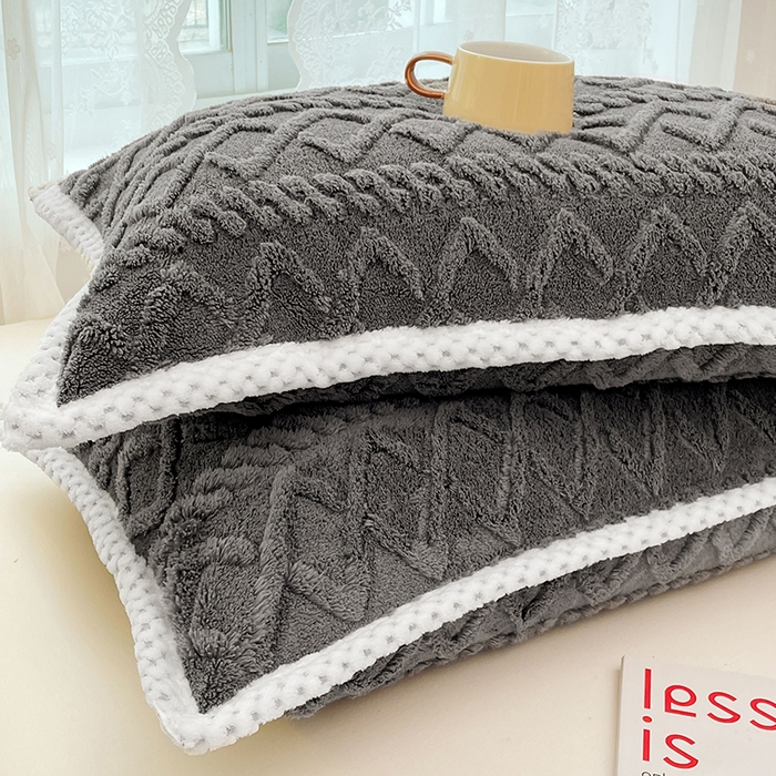 91家纺网 家纺一手货源 找家纺 梦舒羽  2025新款220克高克重塔芙绒枕套枕芯套宿舍枕头套单人一对装 至尊灰