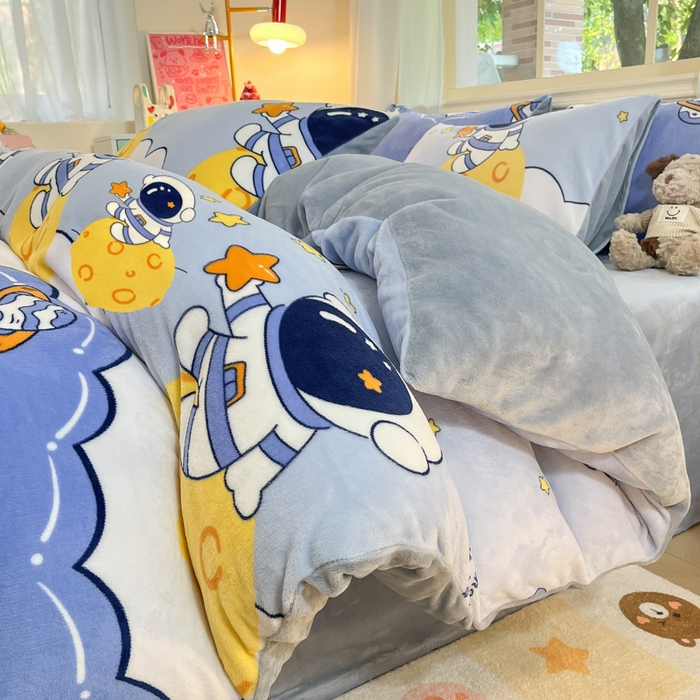 91家纺网 家纺一手货源 找家纺 卡派 2024新款冬季亲肤透气牛奶绒印花四件套 遨游太空