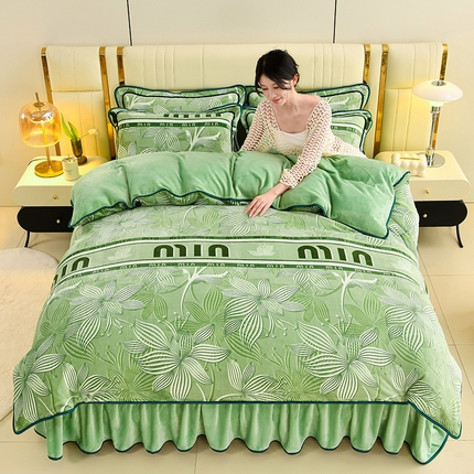 91家纺网 家纺一手货源 找家纺 沐妍家纺 2025新款8斤加厚保暖金貂绒牛奶绒印花四件套 绽放