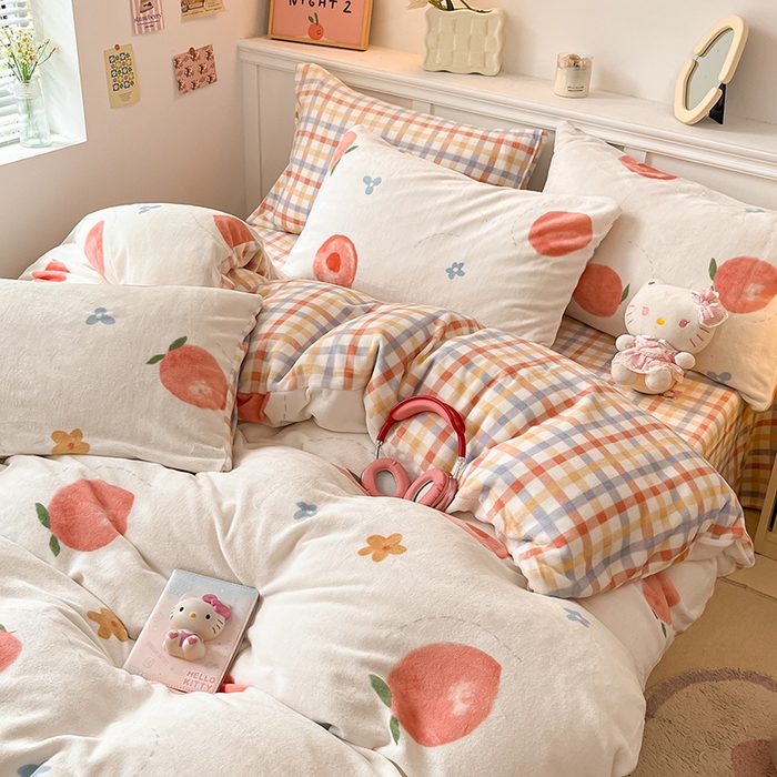 91家纺网 家纺一手货源 找家纺 2024新款200g加厚防静电牛奶绒小清新四件套 绒-蜜桃朵朵