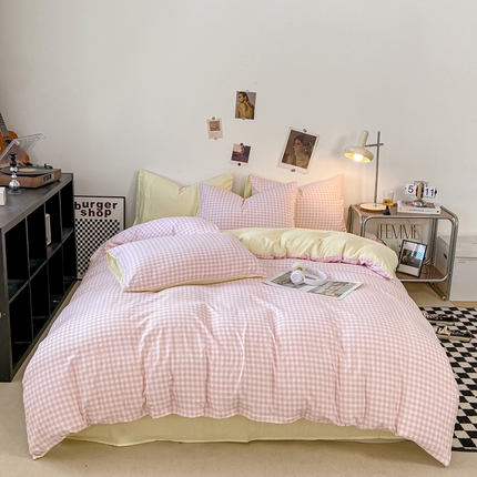 91家纺网 家纺一手货源 找家纺 悦织湾家纺 2025新款日式简约格子水洗棉四件套 布丁粉