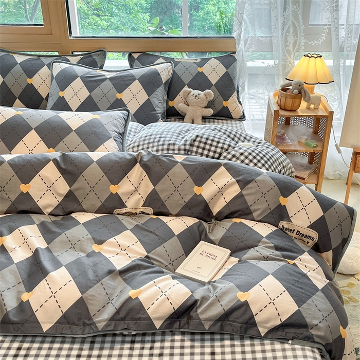 91家纺网 家纺一手货源 找家纺 红粉佳人 2025新款棉加绒印花四件套 格韵空间