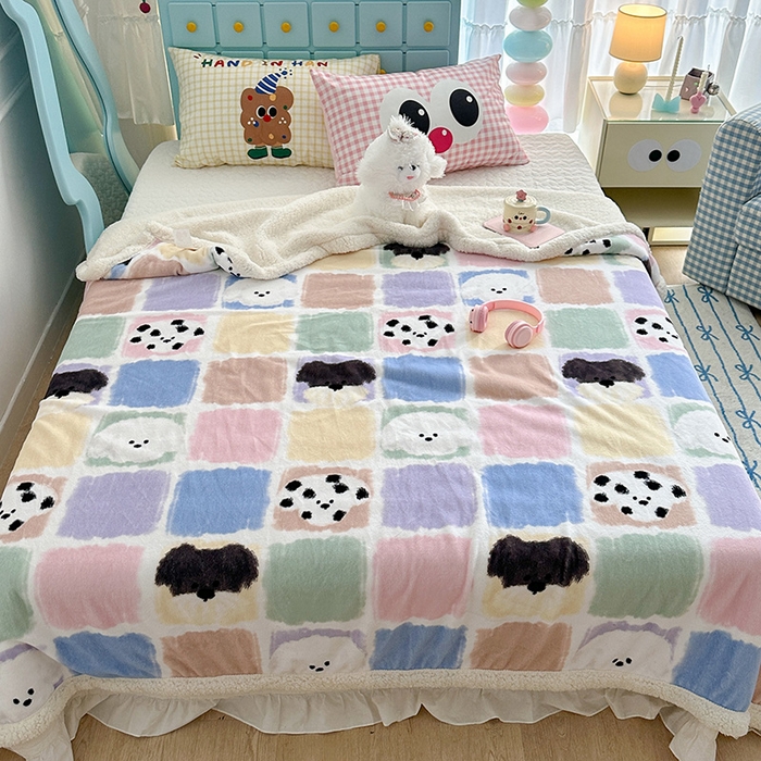 91家纺网 家纺一手货源 找家纺 昔可家纺 2024新款羊羔绒牛奶绒毛毯系列（三）-卡通系列 方块小狗