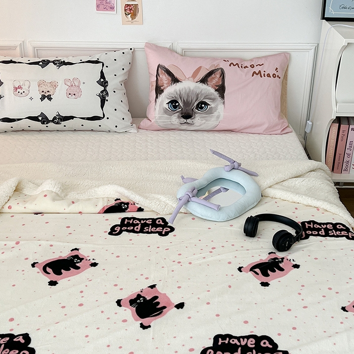 91家纺网 家纺一手货源 找家纺 昔可家纺 2024新款羊羔绒牛奶绒毛毯系列（三）-卡通系列 晚安猫猫