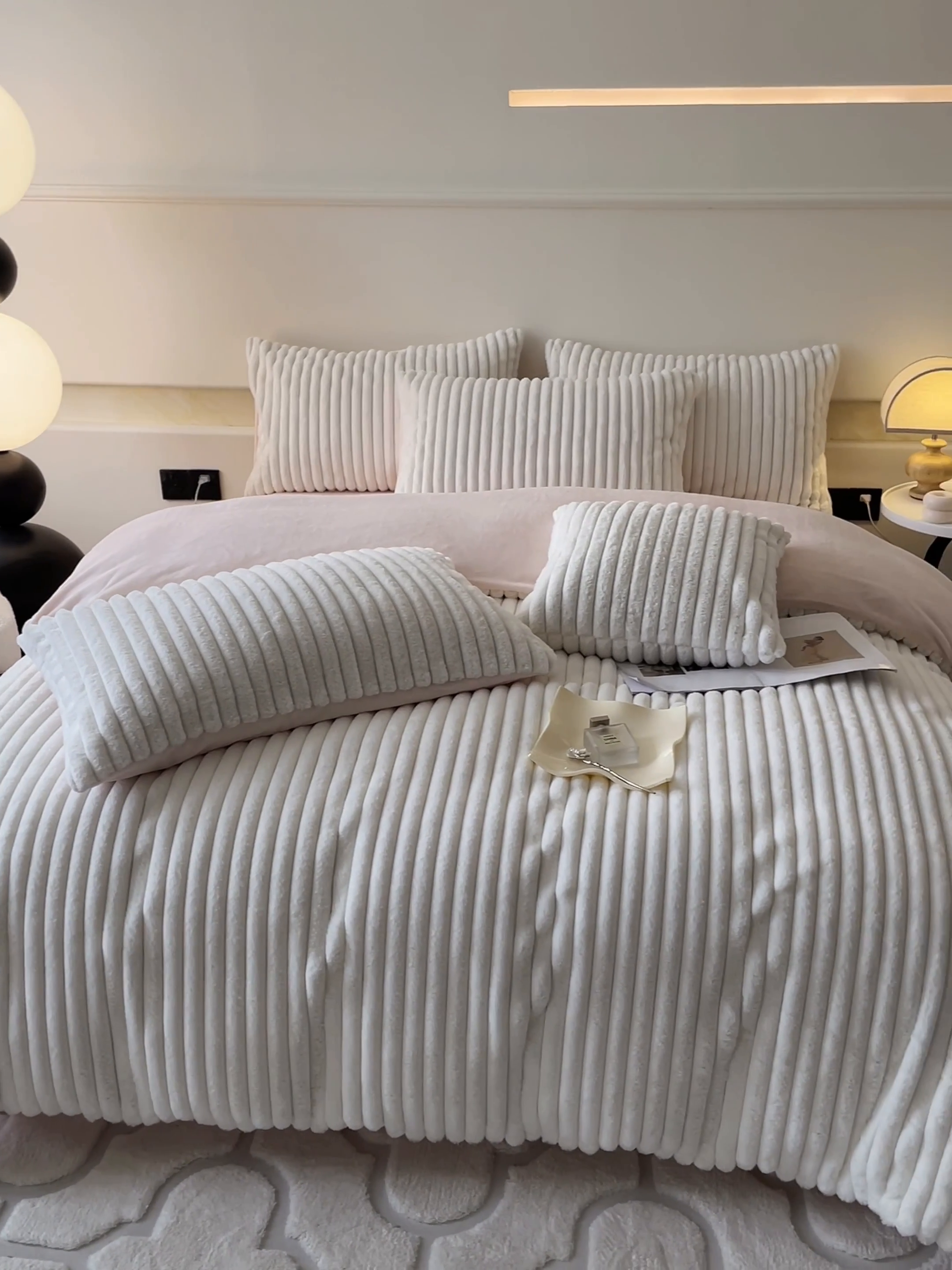 91家纺网 家纺一手货源 找家纺 （总）2024新款全消光兔毛320克牛奶绒A类纯色立体四件套