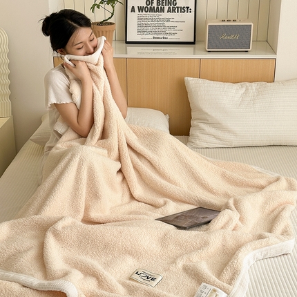 91家纺网 家纺一手货源 找家纺 沐棉 2024新款羊羔绒泰迪绒毛毯 奶茶色