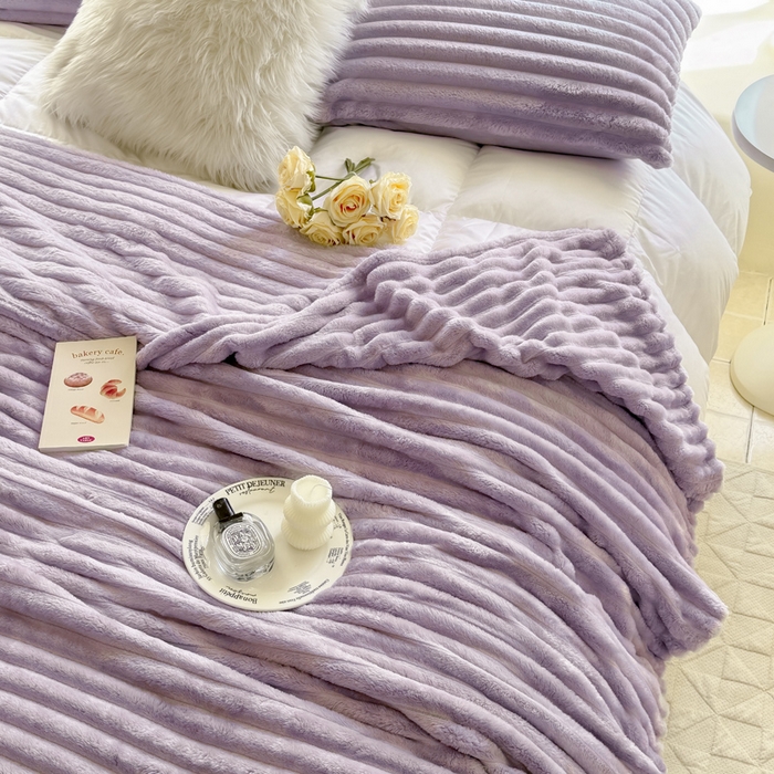 91家纺网 家纺一手货源 找家纺 卡派 2024新款兔毛绒多功能毛毯抽条牛奶绒贝贝绒毛毯 香芋紫