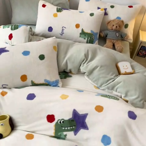 91家纺网 家纺一手货源 找家纺 2024新款200g加厚防静电牛奶绒小清新四件套 绒-鳄鱼宝宝