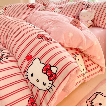 91家纺网 家纺一手货源 找家纺 2024新款三丽鸥牛奶绒小版四件套 牛奶绒小版-高贵KT猫