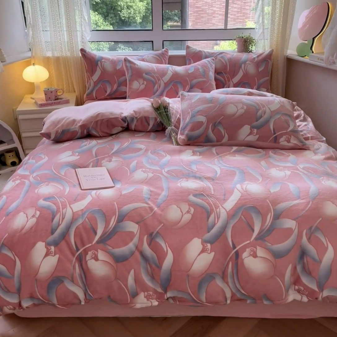 91家纺网 家纺一手货源 找家纺 卡派 2024新款冬季亲肤透气牛奶绒印花四件套 伊莲娜