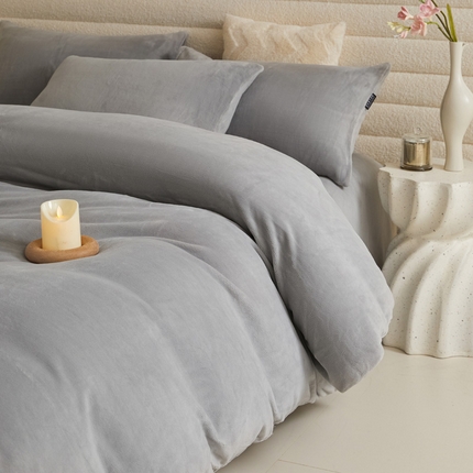 91家纺网 家纺一手货源 找家纺 莱登卡奴 2024新款牛奶绒高克重纯色拼色四件套-简约系列 简约-石英灰