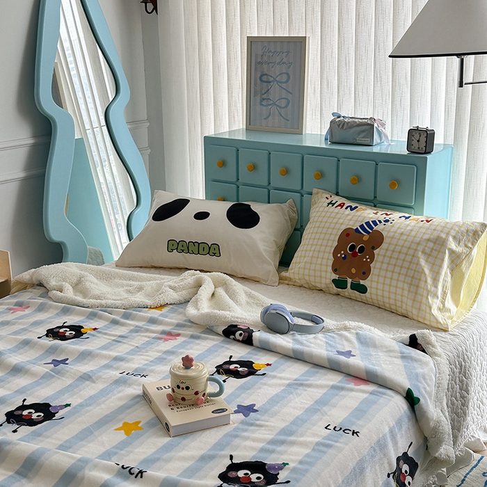 91家纺网 家纺一手货源 找家纺 昔可家纺 2024新款羊羔绒牛奶绒毛毯系列（三）-卡通系列 星星小黑球