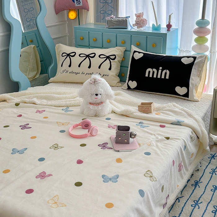 91家纺网 家纺一手货源 找家纺 昔可家纺 2024新款羊羔绒牛奶绒毛毯系列（三）-ins小清新系列 波点彩色蝴蝶