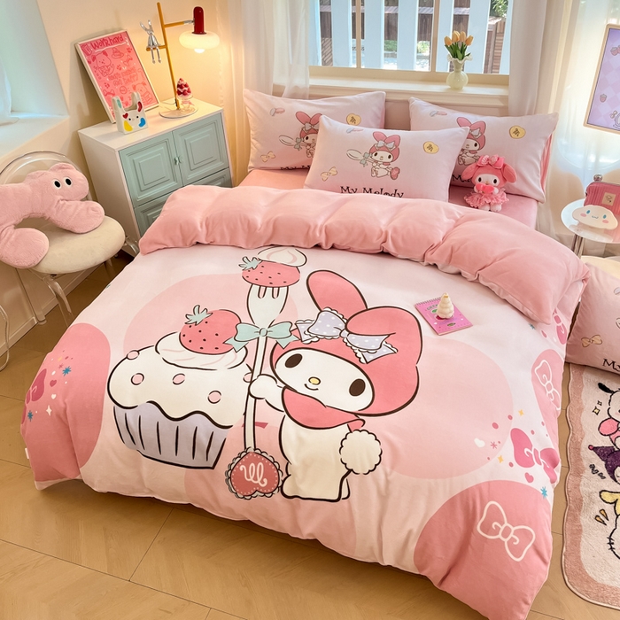 91家纺网 家纺一手货源 找家纺 2024新品正版三丽鸥授权大版卡通平网数码印花加厚高克重牛奶绒系列四件套 绒大版-R草莓蛋糕美乐蒂