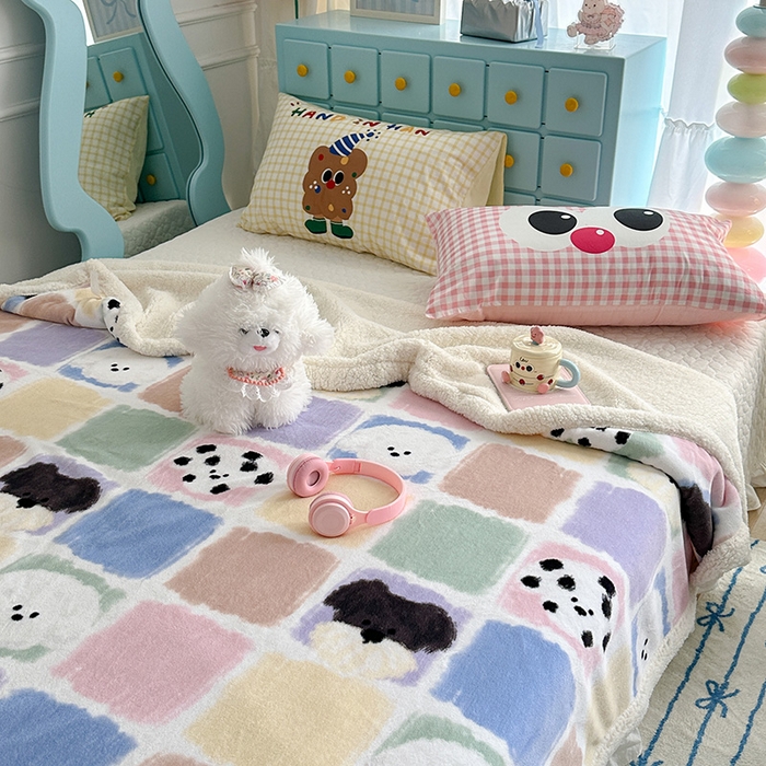 91家纺网 家纺一手货源 找家纺 昔可家纺 2024新款羊羔绒牛奶绒毛毯系列（三）-卡通系列 方块小狗