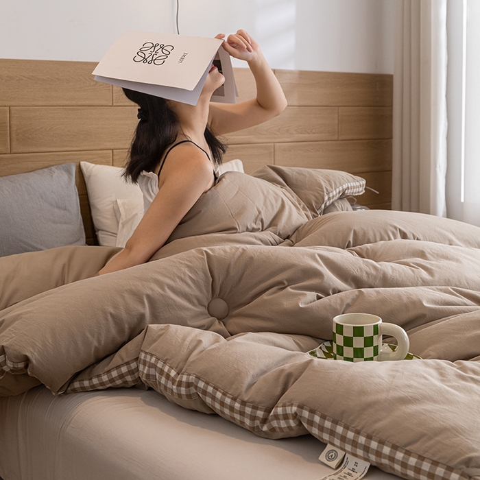 91家纺网 家纺一手货源 找家纺 2024新款无印风棋盘格立体边大豆纤维冬被 风格一 棋盘格-米驼