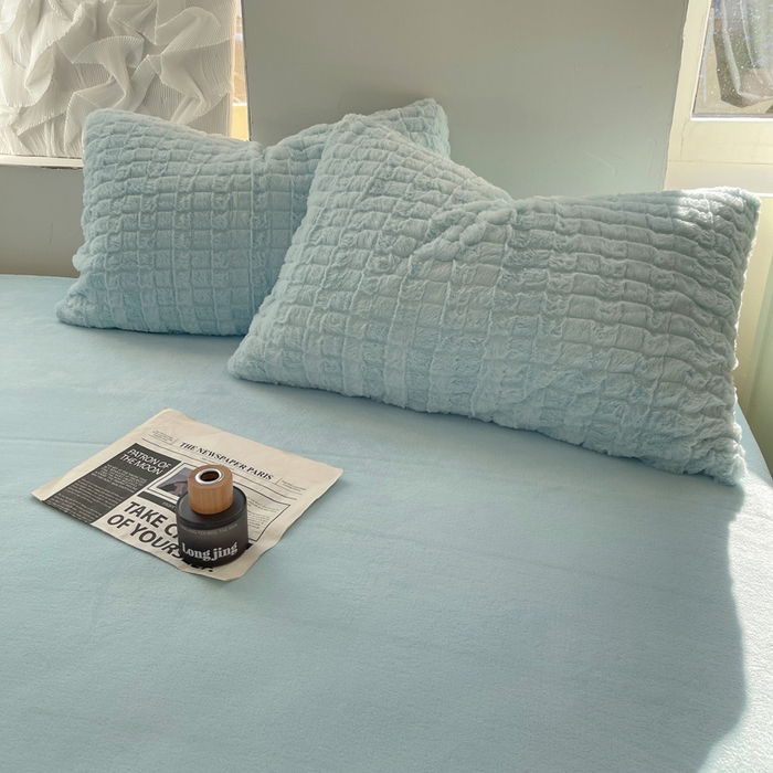 91家纺网 家纺一手货源 找家纺 2024新款全消光兔毛320克牛奶绒A类纯色立体四件套 天空蓝