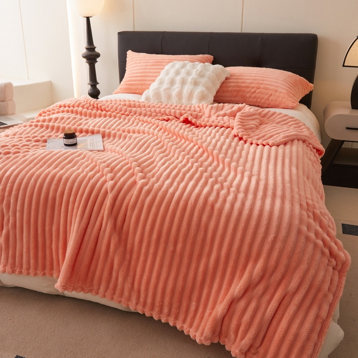 91家纺网 家纺一手货源 找家纺 畅畅家纺 2024新款秋冬兔毛绒宽抽条纯色毛毯 暖阳橘