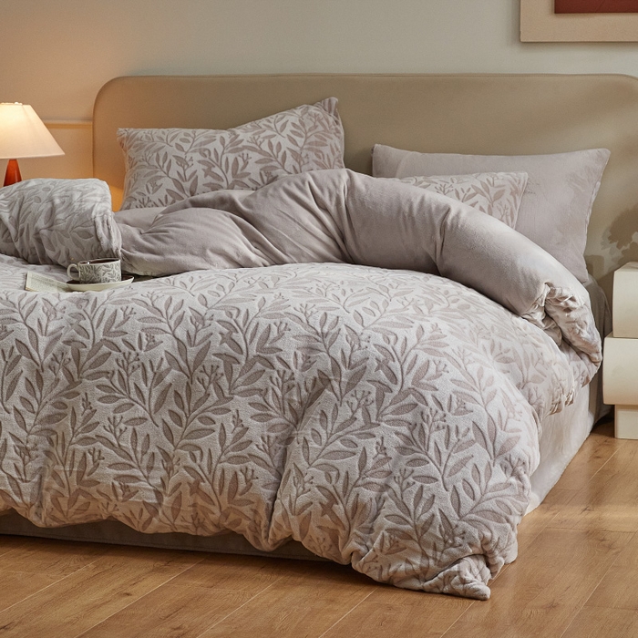 91家纺网 家纺一手货源 找家纺 三朵家纺 2024新款立体浮雕保暖加厚四件套 秋思-卡其