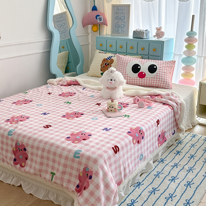 91家纺网 家纺一手货源 找家纺 昔可家纺 2024新款羊羔绒牛奶绒毛毯系列（三）-卡通系列 点点粉格猫