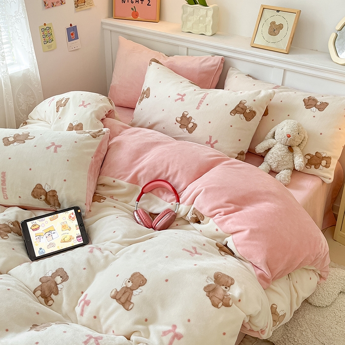 91家纺网 家纺一手货源 找家纺 2024新款200g加厚防静电牛奶绒小清新四件套 绒-幸运熊