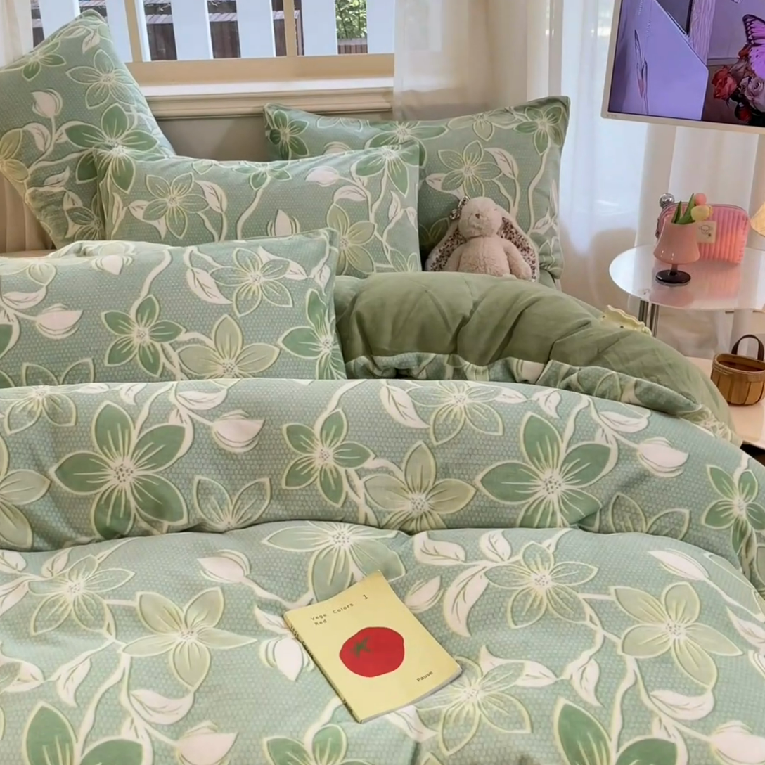 91家纺网 家纺一手货源 找家纺 卡派 2024新款冬季亲肤透气牛奶绒印花四件套 花姿-绿