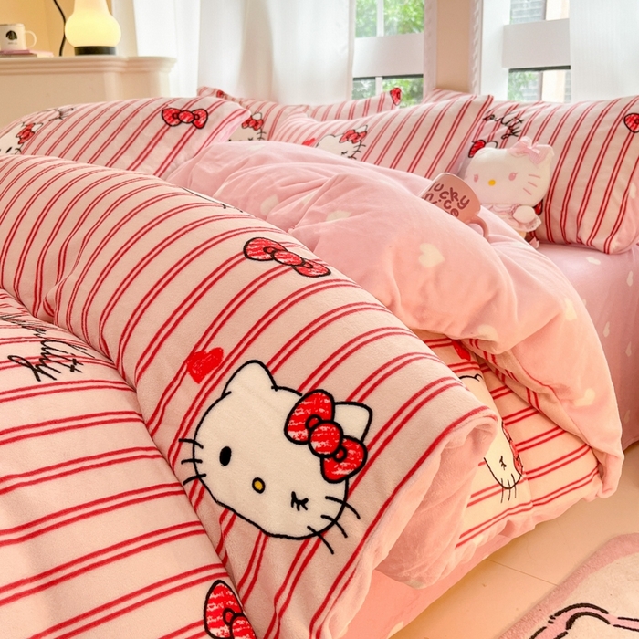 91家纺网 家纺一手货源 找家纺 2024新款三丽鸥牛奶绒小版四件套 牛奶绒小版-高贵KT猫