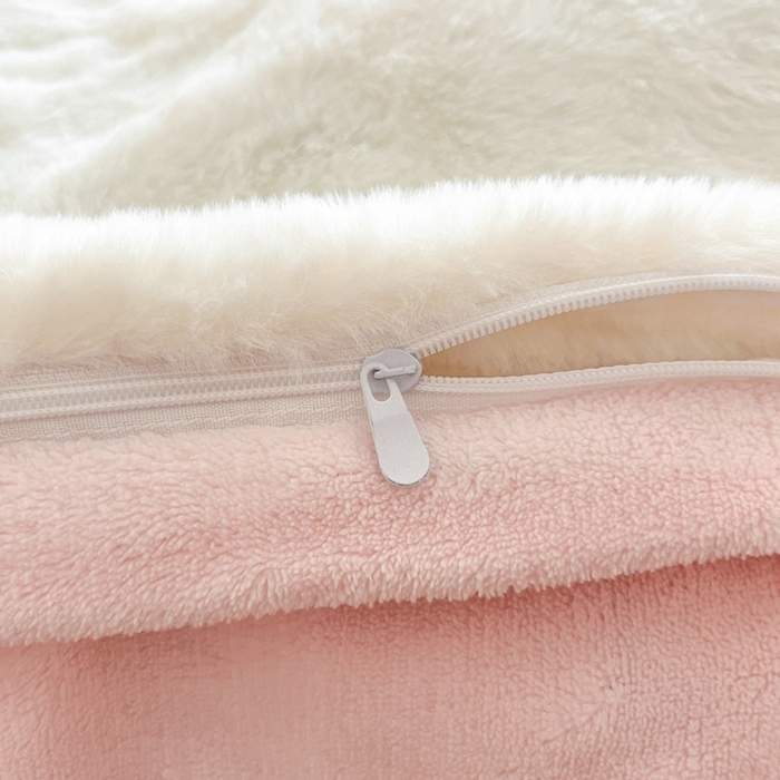 91家纺网 家纺一手货源 找家纺 蜜柚 2024新款牛奶绒兔毛绒高克重小清新满版绣花四件套 花朵粉白